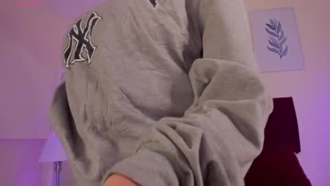 Amanda Reyes online show from April 2026 12:43:02 PM