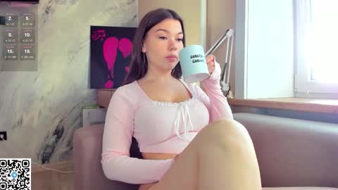 Sandy online show from September 2025 01:43:01 AM