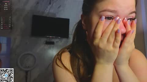 Sandy online show from November 2025 12:35:02 AM