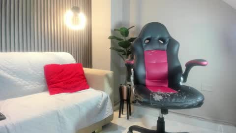 Snapshot of miss_charlott12 chatting on September 2025 07:41:02 PM miss_charlott12 online show from September 2025 07:41:02 PM