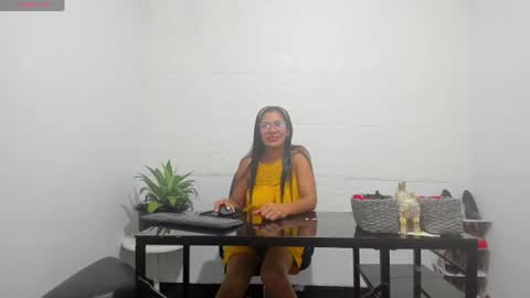 Snapshot of miss_clarepocahose chatting on June 2026 01:36:02 AM Clare PocaHose online show from June 2026 01:36:02 AM