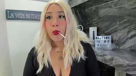 Snapshot of miss_danika chatting on November 2025 10:58:02 AM Danika online show from November 2025 10:58:02 AM