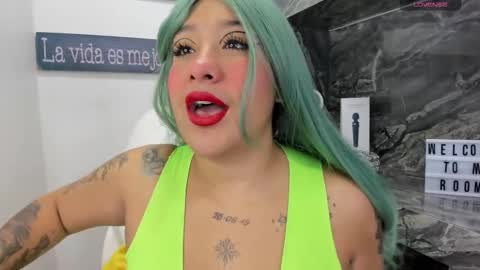 Snapshot of miss_danika chatting on November 2025 11:03:01 AM Danika online show from November 2025 11:03:01 AM