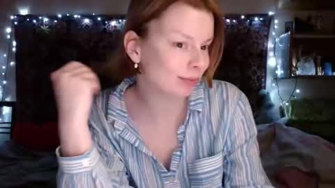 Elis online show from February 2025 03:21:02 PM