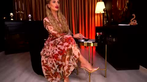 Miss Ema Devine online show from September 2025 05:02:01 PM