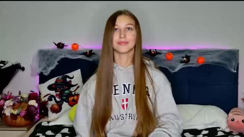 Emily online show from November 2025 05:25:02 PM