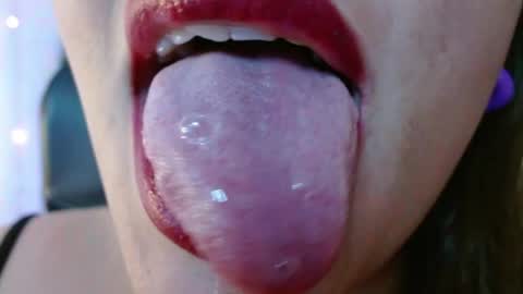 Miss Evoleth online show from April 2026 11:31:01 PM