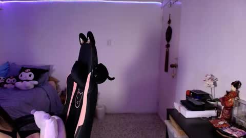 Snapshot of miss_hikikomori chatting on December 2025 06:18:01 AM Asami online show from December 2025 06:18:01 AM