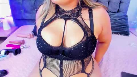 Snapshot of miss_horney chatting on October 2025 12:10:02 AM miss_horney online show from October 2025 12:10:02 AM