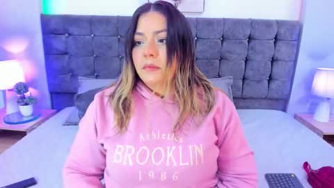 Snapshot of miss_horney chatting on December 2025 07:32:01 PM miss_horney online show from December 2025 07:32:01 PM