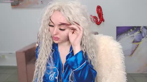 Snapshot of miss_kiten chatting on February 2025 08:11:02 PM miss_kiten online show from February 2025 08:11:02 PM