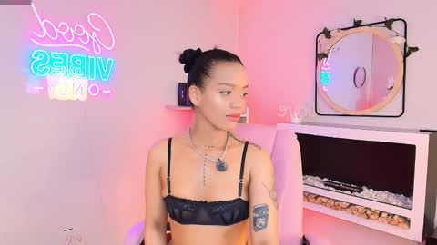 Snapshot of miss_koko_ chatting on November 2025 08:42:01 PM Miss koko online show from November 2025 08:42:01 PM