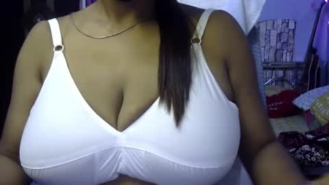 Snapshot of miss_mahi69 chatting on July 2026 01:06:02 PM Mahi online show from July 2026 01:06:02 PM