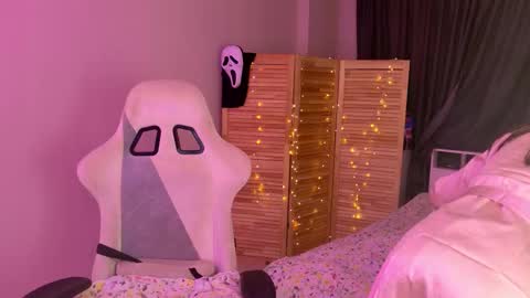 Snapshot of miss_mia_meow chatting on October 2025 05:46:01 AM Mamma Mia online show from October 2025 05:46:01 AM