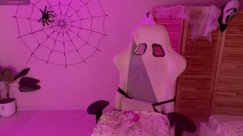 Snapshot of miss_mia_meow chatting on November 2025 04:18:02 AM Mamma Mia online show from November 2025 04:18:02 AM