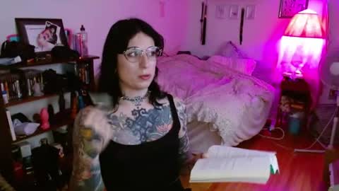 Snapshot of miss_raven_ts chatting on June 2026 07:46:01 PM Raven online show from June 2026 07:46:01 PM