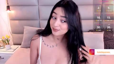 Snapshot of miss_ross_ chatting on October 2025 12:44:01 AM onlyfanskataleyaross online show from October 2025 12:44:01 AM