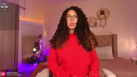 Snapshot of miss_sidney chatting on October 2025 01:25:01 PM Amy Olivera online show from October 2025 01:25:01 PM