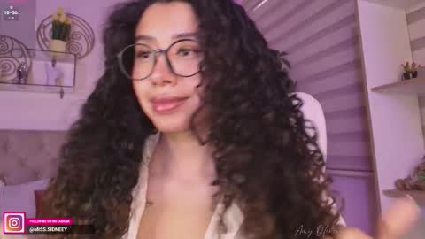 Snapshot of miss_sidney chatting on December 2025 12:54:01 PM Amy Olivera online show from December 2025 12:54:01 PM