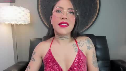 Snapshot of miss_vaiolette chatting on February 2025 11:06:02 AM Vaiolette online show from February 2025 11:06:02 AM