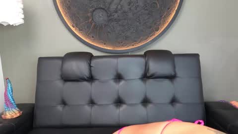 Vaiolette online show from March 2026 11:14:01 AM