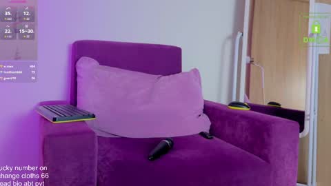 Snapshot of miss_vero chatting on March 2025 11:14:01 PM Just Vero online show from March 2025 11:14:01 PM