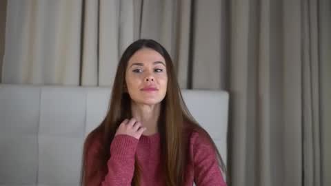 Snapshot of miss_viktoria chatting on November 2025 05:11:01 PM Miss Victoria online show from November 2025 05:11:01 PM