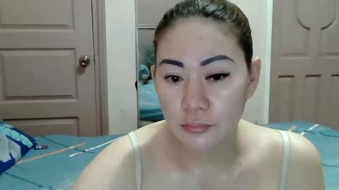 Snapshot of miss_zephyr chatting on February 2026 01:39:02 AM HOT MOMMY ZEPHYR online show from February 2026 01:39:02 AM