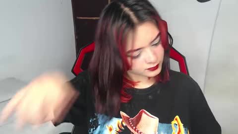 Snapshot of missakamee_420 chatting on January 2025 06:35:01 PM violeta online show from January 2025 06:35:01 PM