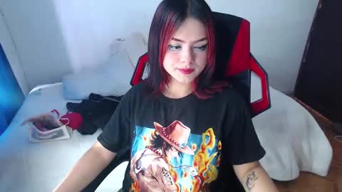 Snapshot of missakamee_420 chatting on January 2025 04:45:01 PM violeta online show from January 2025 04:45:01 PM