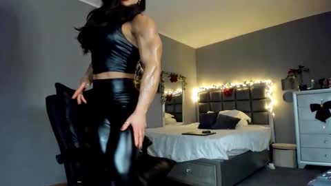 Snapshot of missale chatting on January 2026 09:50:02 PM Alesyamuscledoll online show from January 2026 09:50:02 PM