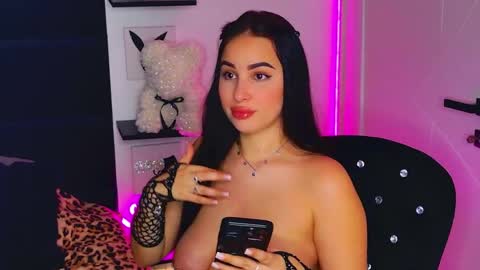 Amelia online show from April 2026 06:05:02 PM