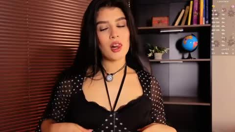 Laura online show from May 2026 01:08:01 PM