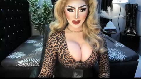 PRIESTESS CHANNEL online show from October 2025 06:08:01 PM