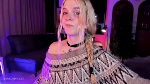 Chloe freelance model Please your thumbs up are important  online show from December 2024 04:23:02 AM