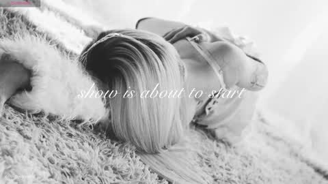 Chloe freelance model Please your thumbs up are important  online show from February 2026 11:33:01 PM