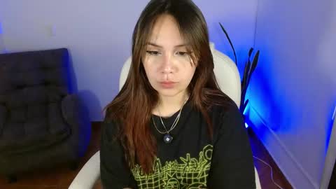 Snapshot of missdaphnee chatting on October 2025 03:01:01 PM Daphne online show from October 2025 03:01:01 PM