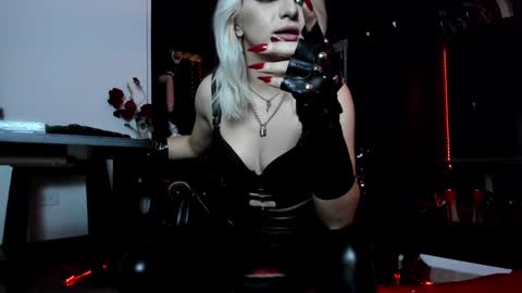 Missdarklady online show from January 2025 01:31:02 AM