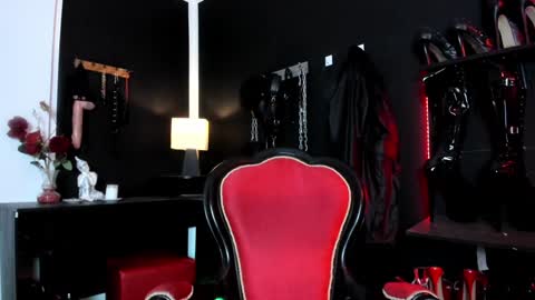 Missdarklady online show from January 2025 10:42:01 PM