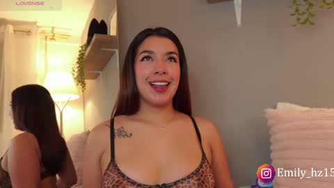 Snapshot of missemily_11 chatting on February 2026 09:38:01 AM Yuliana online show from February 2026 09:38:01 AM