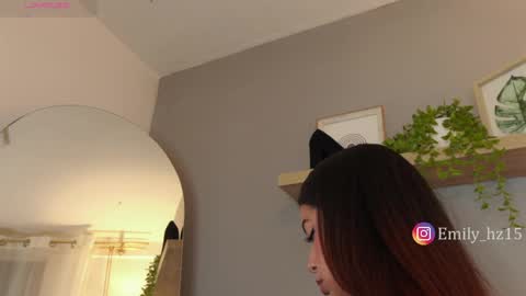 Snapshot of missemily_11 chatting on May 2026 09:46:01 AM Yuliana online show from May 2026 09:46:01 AM