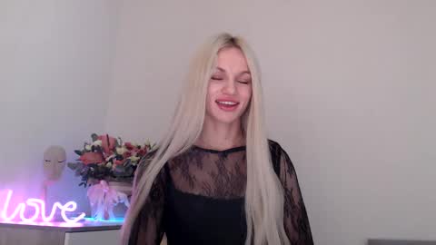 Snapshot of missemma1111 chatting on December 2024 11:57:01 PM EMMA online show from December 2024 11:57:01 PM