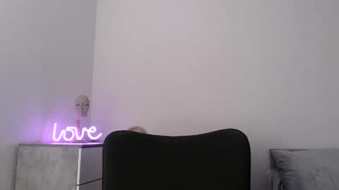 Snapshot of missemma1111 chatting on September 2025 08:08:01 PM EMMA online show from September 2025 08:08:01 PM