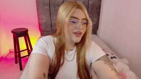 missevans_ online show from December 2025 02:45:02 PM
