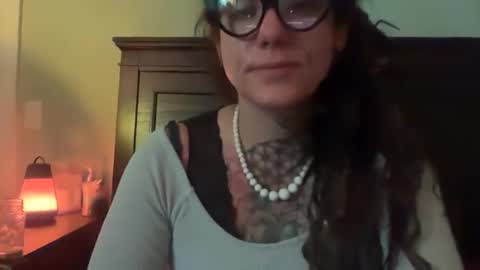 Snapshot of misshoneybadger333 chatting on October 2025 02:01:01 AM misshoneybadger333 online show from October 2025 02:01:01 AM