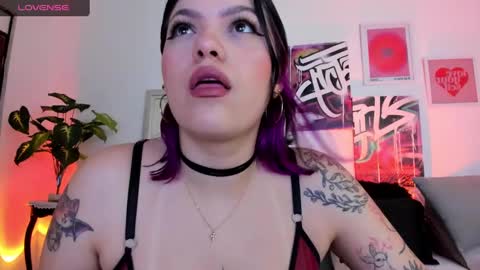 Snapshot of misshuntt3rs chatting on February 2025 02:47:02 AM Annie online show from February 2025 02:47:02 AM