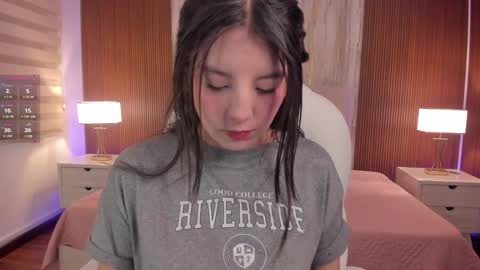 Bella Castillo online show from January 2025 11:37:01 AM