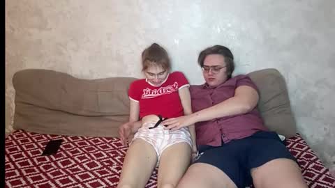 Ashley and Alex online show from March 2026 08:01:01 PM