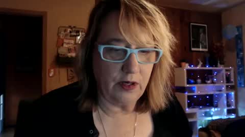 Snapshot of misskittyfox chatting on December 2024 05:37:01 PM MissKittyFox online show from December 2024 05:37:01 PM