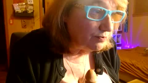 Snapshot of misskittyfox chatting on April 2026 05:02:02 AM MissKittyFox online show from April 2026 05:02:02 AM